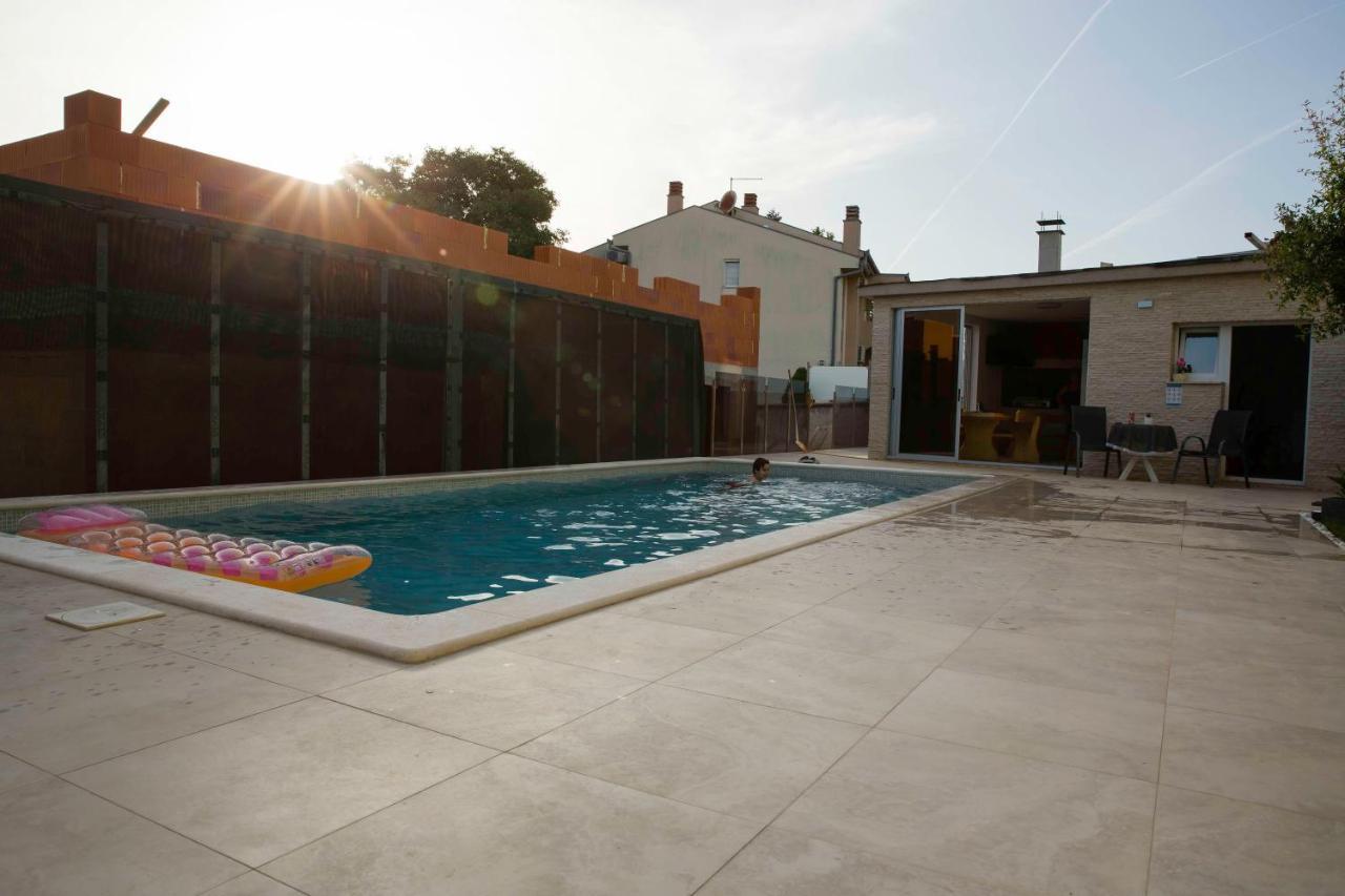 Apartment Mery Pula Exterior photo