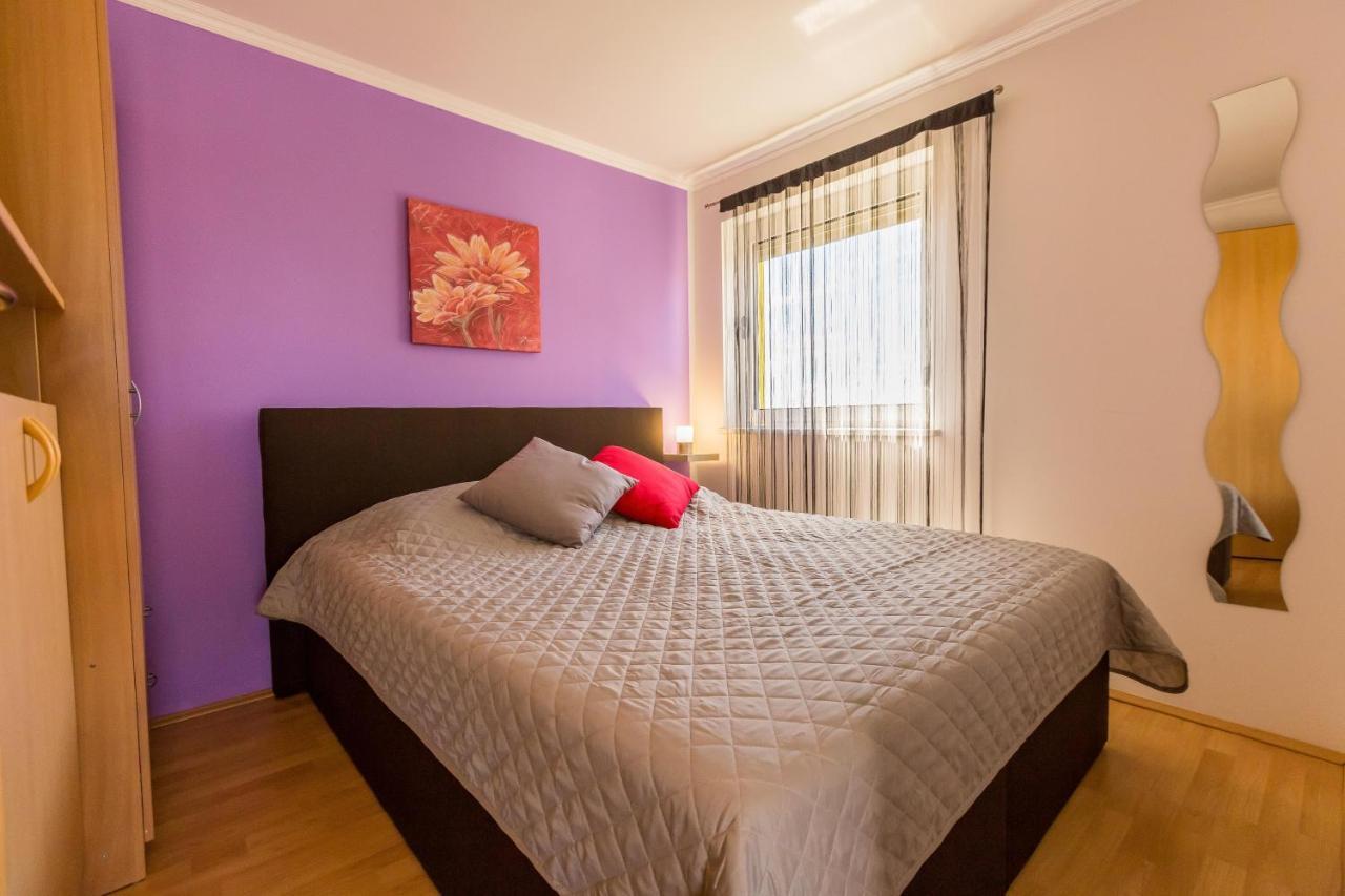 Apartment Mery Pula Exterior photo